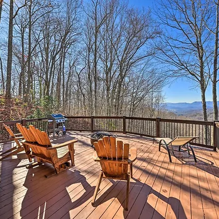 Spacious Franklin Cabin With Mountain Views!